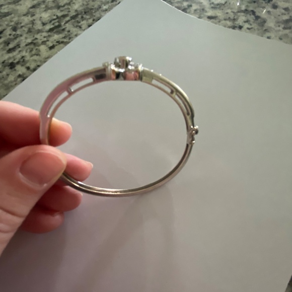 Vintage 18K White Gold Butterfly Bangle with Ruby & Diamonds - Picture 8 of 12